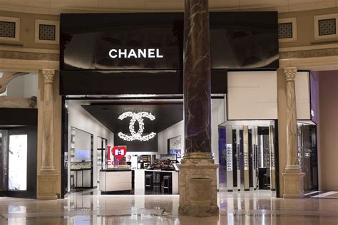 negozio chanel a the mall|Chanel customer service number.